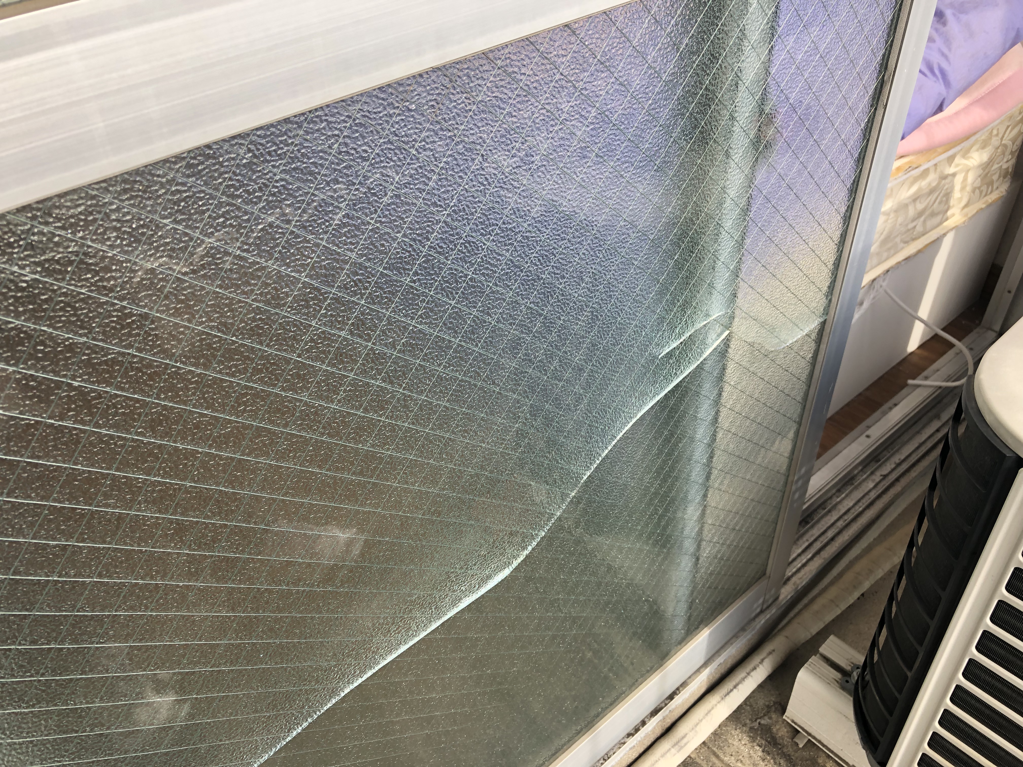 一宮市の熱割れ防止処理 網入りガラス施工事例 名古屋窓ガラス修理センター